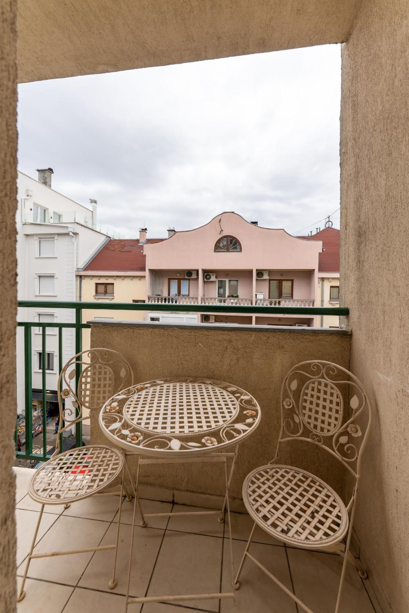 White House Ns Apartment Novi Sad Bagian luar foto